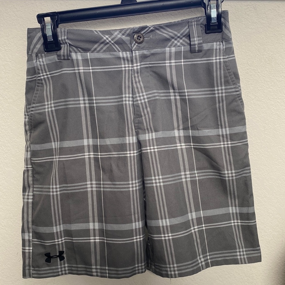 Boys UA adjustable waist shorts